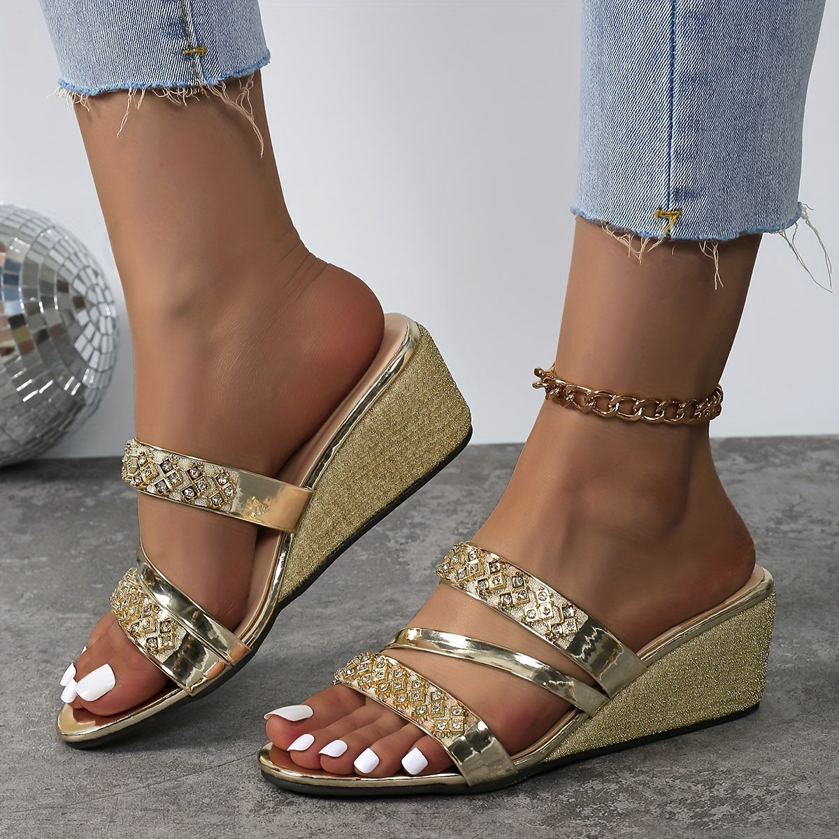 Stacey golden glitter platform heel